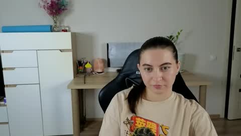 Snapshot of alice_________________________ chatting on October 23, 5:41 pm Alice online show from October 23, 5:41 pm