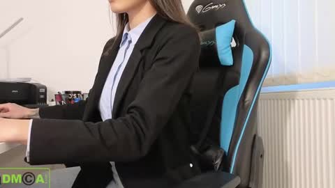 Snapshot of alice_bane chatting on March 2, 4:14 pm A R Y A  T I A online show from March 2, 4:14 pm