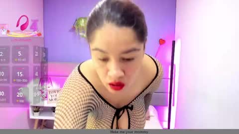 alice_brookss_ online show from March 17, 1:04 pm