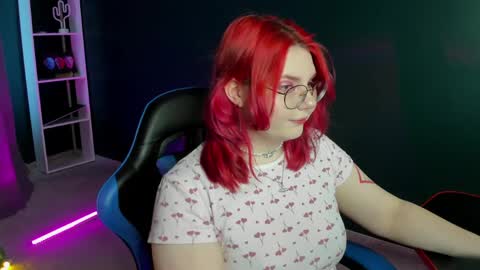 Alice online show from April 2, 11:40 am