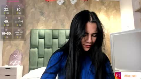 Snapshot of alice_rose5 chatting on October 23, 3:01 am Alice online show from October 23, 3:01 am
