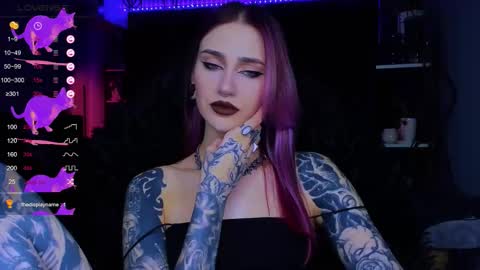 Alice online show from November 5, 6:57 pm