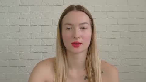 Snapshot of alice_sweet_01 chatting on October 20, 1:36 pm Alice online show from October 20, 1:36 pm
