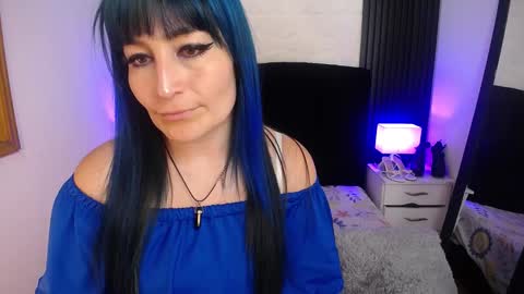 Snapshot of alice_sweetmomma chatting on February 14, 7:33 pm Alice online show from February 14, 7:33 pm