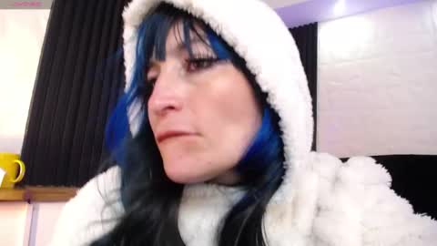 Snapshot of alice_sweetmomma chatting on February 23, 10:21 am Alice online show from February 23, 10:21 am