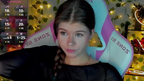 Alice online show from March 25, 7:17 pm