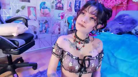     online show from March 6, 10:49 pm