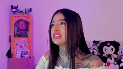 Alice  online show from December 15, 10:59 pm