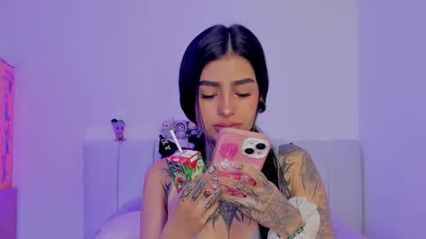 Alice  online show from October 22, 7:19 pm