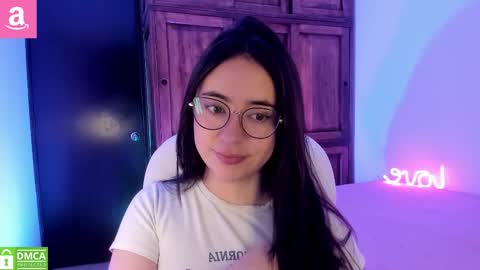 Snapshot of alicee_2 chatting on October 21, 11:14 am Aliceee .. 97YP9VWGZHrefnav wishlist lists 1 online show from October 21, 11:14 am
