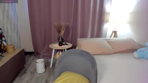 Daniella online show from February 13, 2:45 am