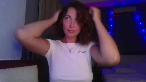 alicehoney_ online show from April 11, 1:48 pm
