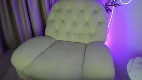 AliceLevine online show from November 5, 5:34 am