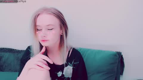 Alice online show from October 27, 4:30 am