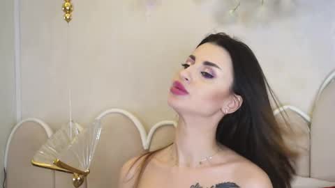 alicevoss online show from October 14, 9:23 am