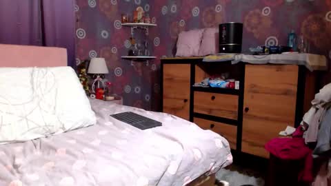 alicewetsquirt online show from February 5, 12:24 am