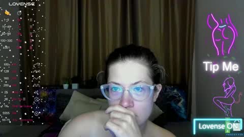 Alicia online show from October 30, 7:15 pm