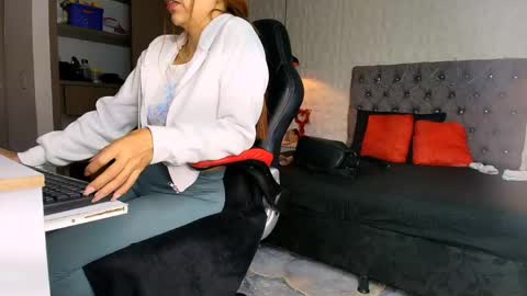 Ali online show from April 18, 12:18 pm