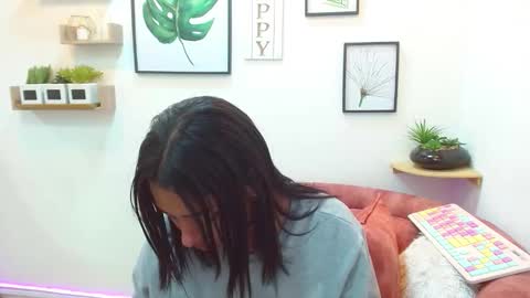 aliciacute    online show from October 16, 7:05 pm