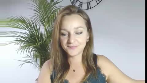 Alicia online show from November 19, 5:35 pm