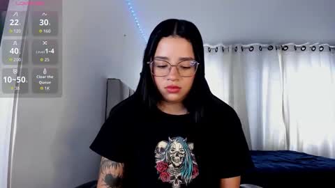 aliice_walker_ online show from November 4, 4:45 pm