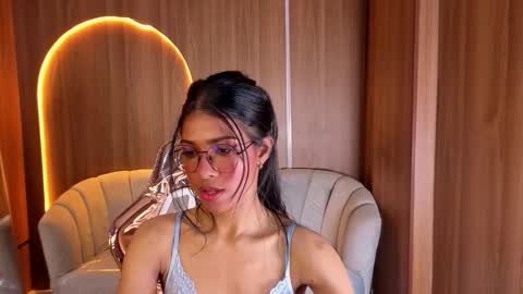 alina_b_ online show from March 18, 8:58 pm