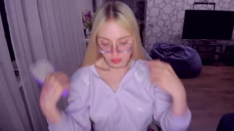 alinaocean online show from May 26, 9:03 pm