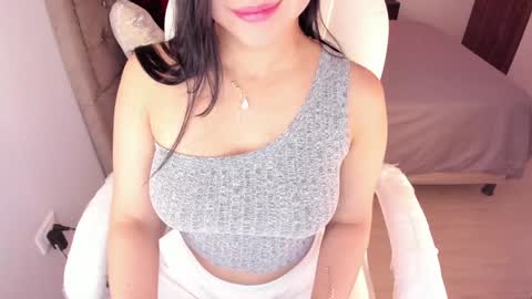 alinaowens online show from February 8, 9:15 pm