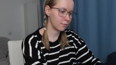 alinasei online show from November 22, 5:59 pm