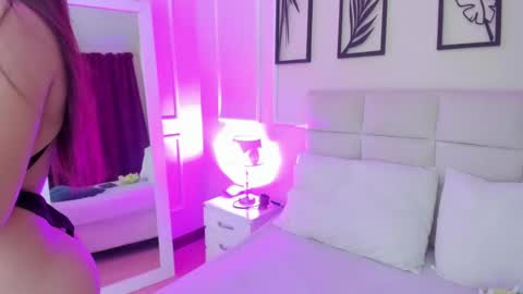 Snapshot of alisa_walker chatting on February 2, 4:00 pm online show from February 2, 4:00 pm