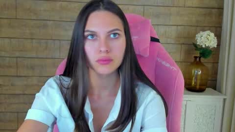 AlisaVersailles online show from September 29, 4:45 pm