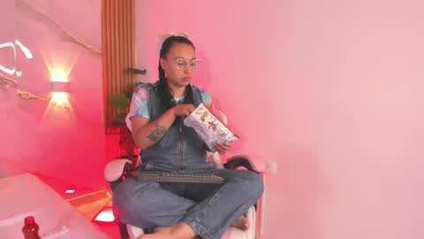   online show from March 30, 6:51 pm