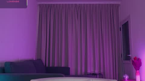 Alison  online show from November 11, 11:07 am