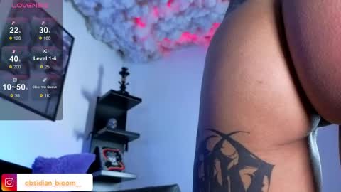 alison_wynter online show from May 16, 4:04 am