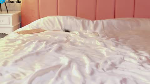 alisonita online show from November 12, 8:45 am