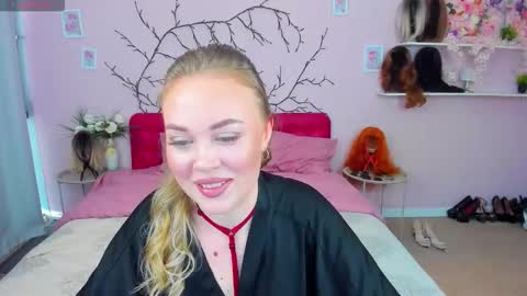 Anna online show from February 1, 1:21 pm