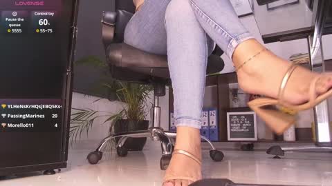 Amy Alis online show from December 18, 6:57 pm