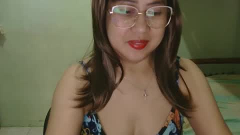 alissalove18 online show from April 5, 12:53 am