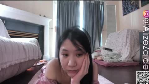 Alize Zaide online show from April 2, 9:34 pm