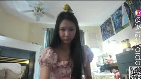 Alize Zaide online show from June 2, 8:10 pm