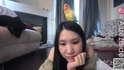 Alize Zaide online show from November 17, 9:04 pm