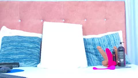 Allicia online show from November 1, 7:40 pm