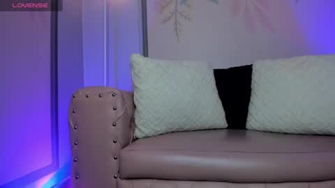 Allison online show from April 16, 3:07 am