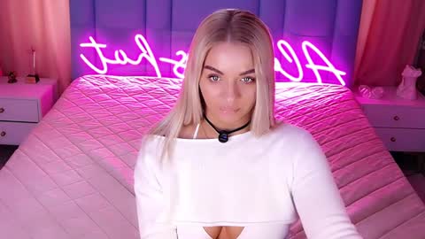 AlwaysHot online show from April 8, 5:53 am