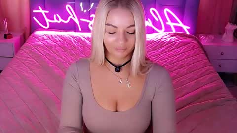 AlwaysHot online show from March 12, 2:47 am