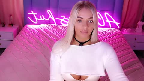 AlwaysHot online show from April 6, 5:30 am