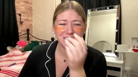 allyanalangel online show from November 10, 6:25 pm