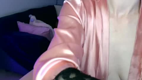 Ally Girl In Her Ally World online show from April 19, 2:33 am