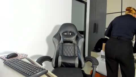 ALMA FENIX  online show from February 18, 12:37 pm