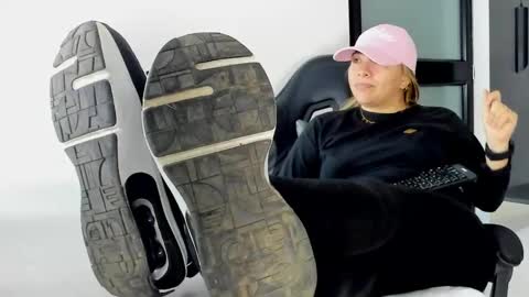 ALMA FENIX  online show from February 27, 2:06 pm